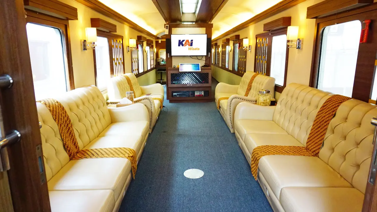 Kereta Wisata Jawa