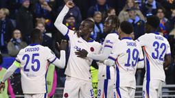 Pemain Chelsea, Nicolas Jackson merayakan golnya ke gawang Djurgardens dalam laga leg 1 semifinal Conference League 2024/2025 di 3Arena, Stockholm, Swedia, Kamis (01/05/2025) waktu setempat. (AP Photo/TT News Agency/Jonas Ekstroemer)