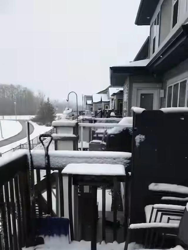 Rumah Cindy Fatikasari di Kanada