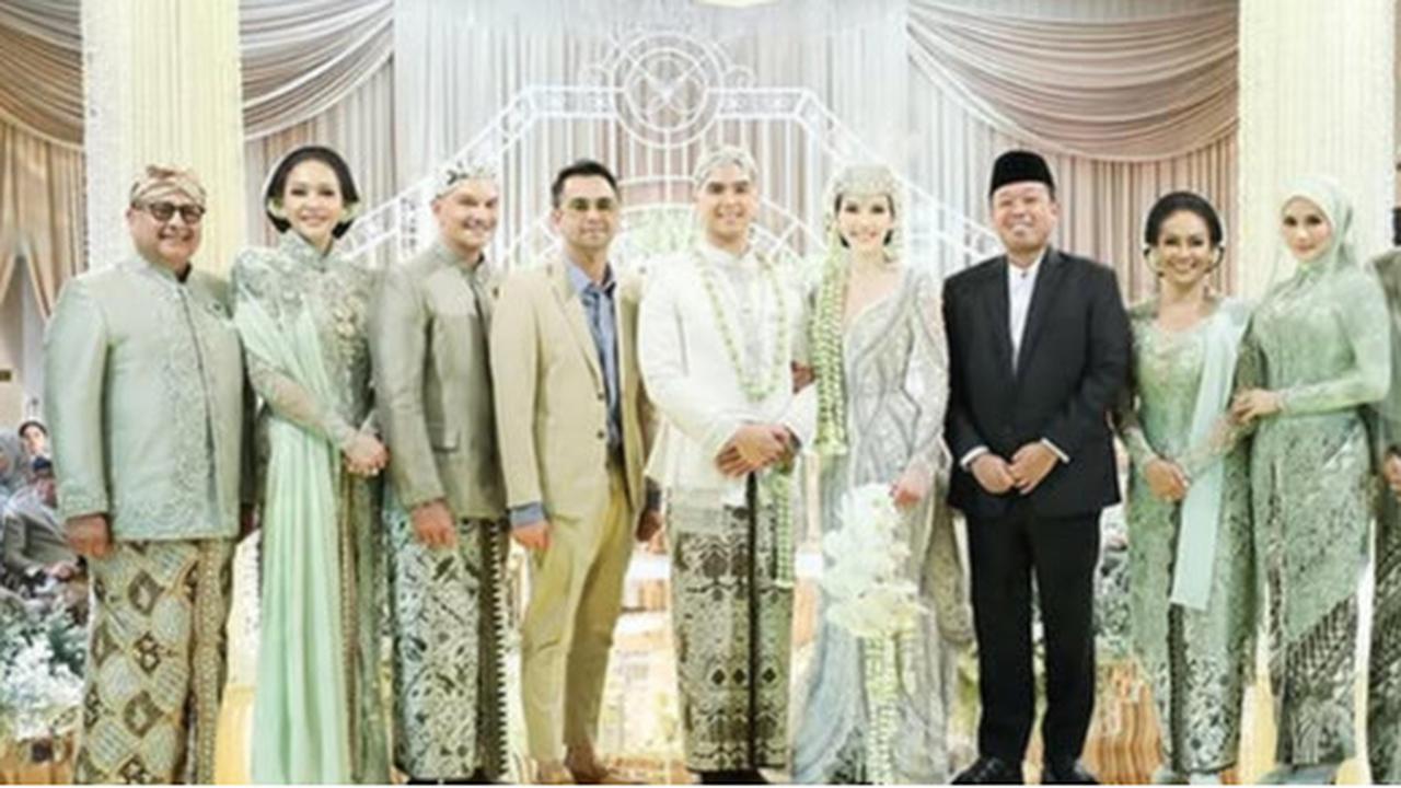 Adu Gaya Maia Estianty dan Mulan Jameela yang Sama-Sama Pakai Kebaya Hijau Mint di Pernikahan Al Ghazali & Alyssa Daguise, Mana Favoritmu?