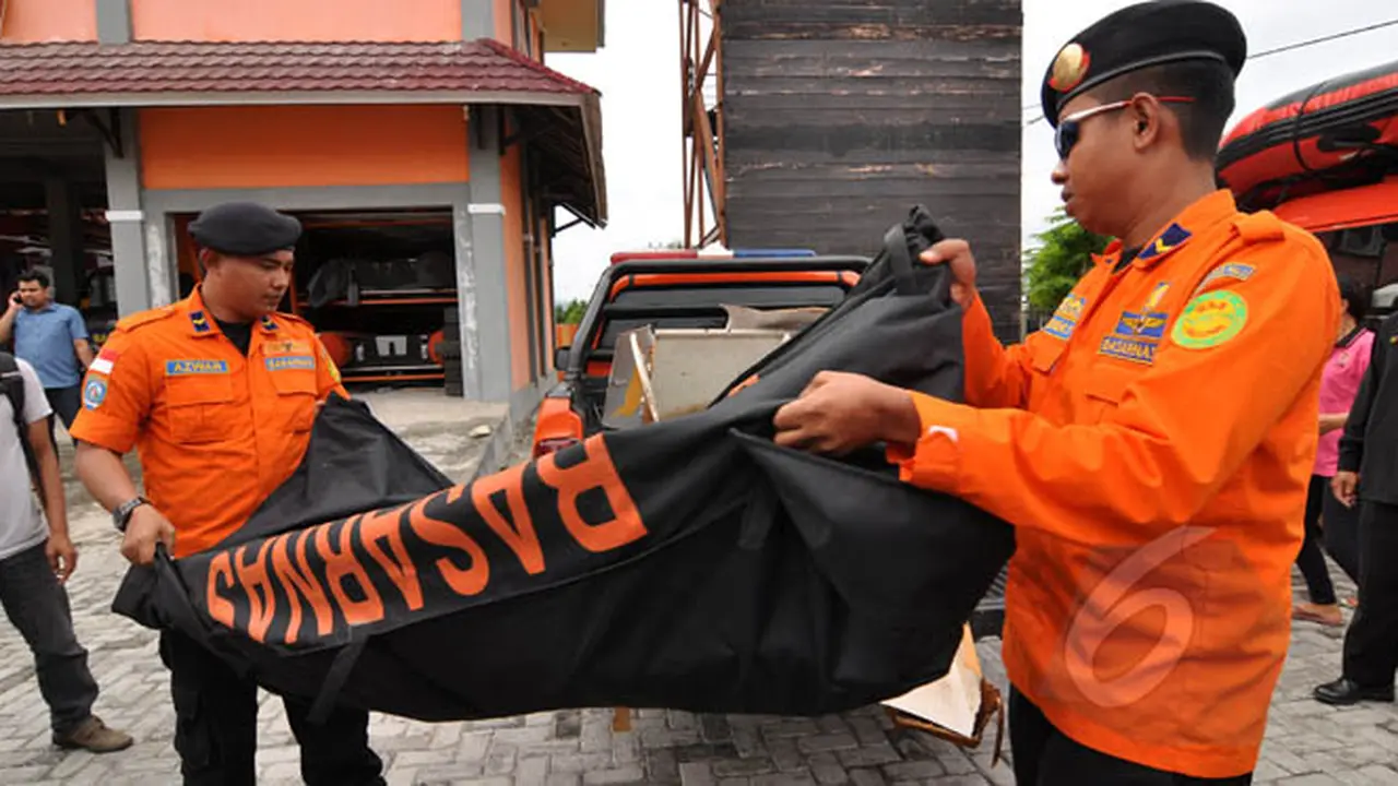 Ini Serpihan Diduga Milik AirAsia yang Kembali Ditemukan