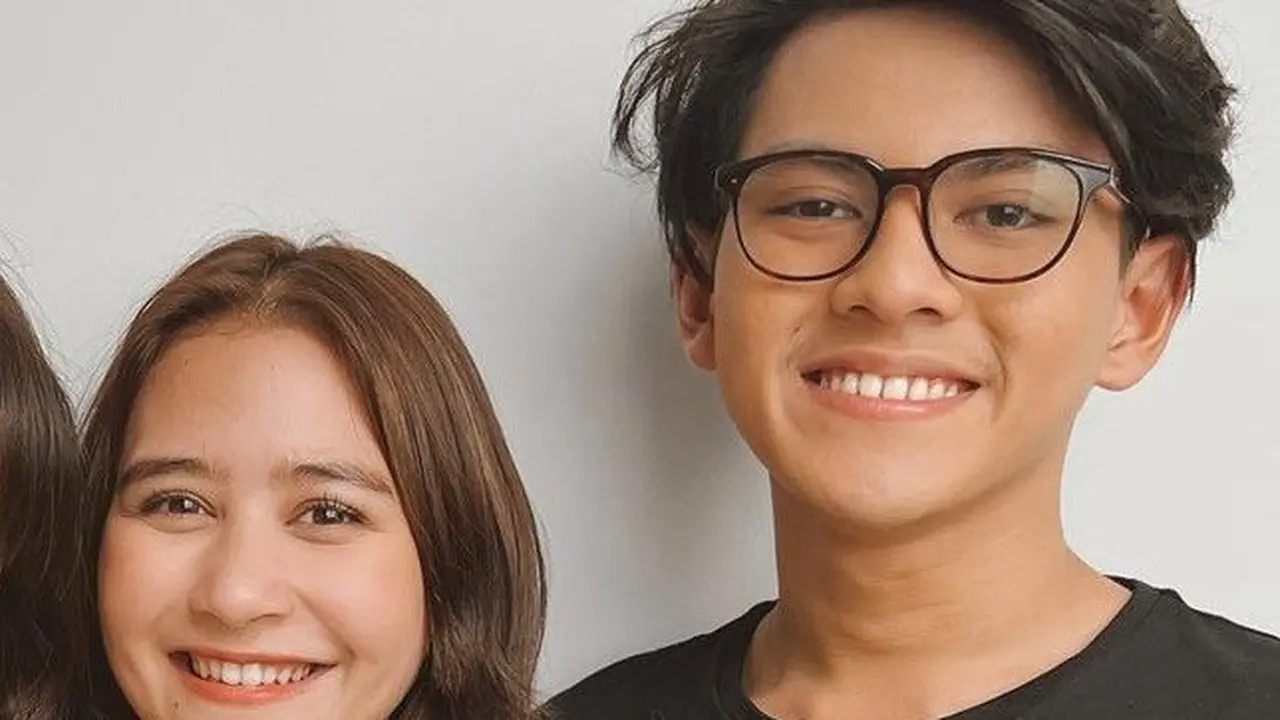 Prilly Latuconsina dan Rey Bong syuting Dear Strangers (Foto: Instagram @prillylatuconsina96)