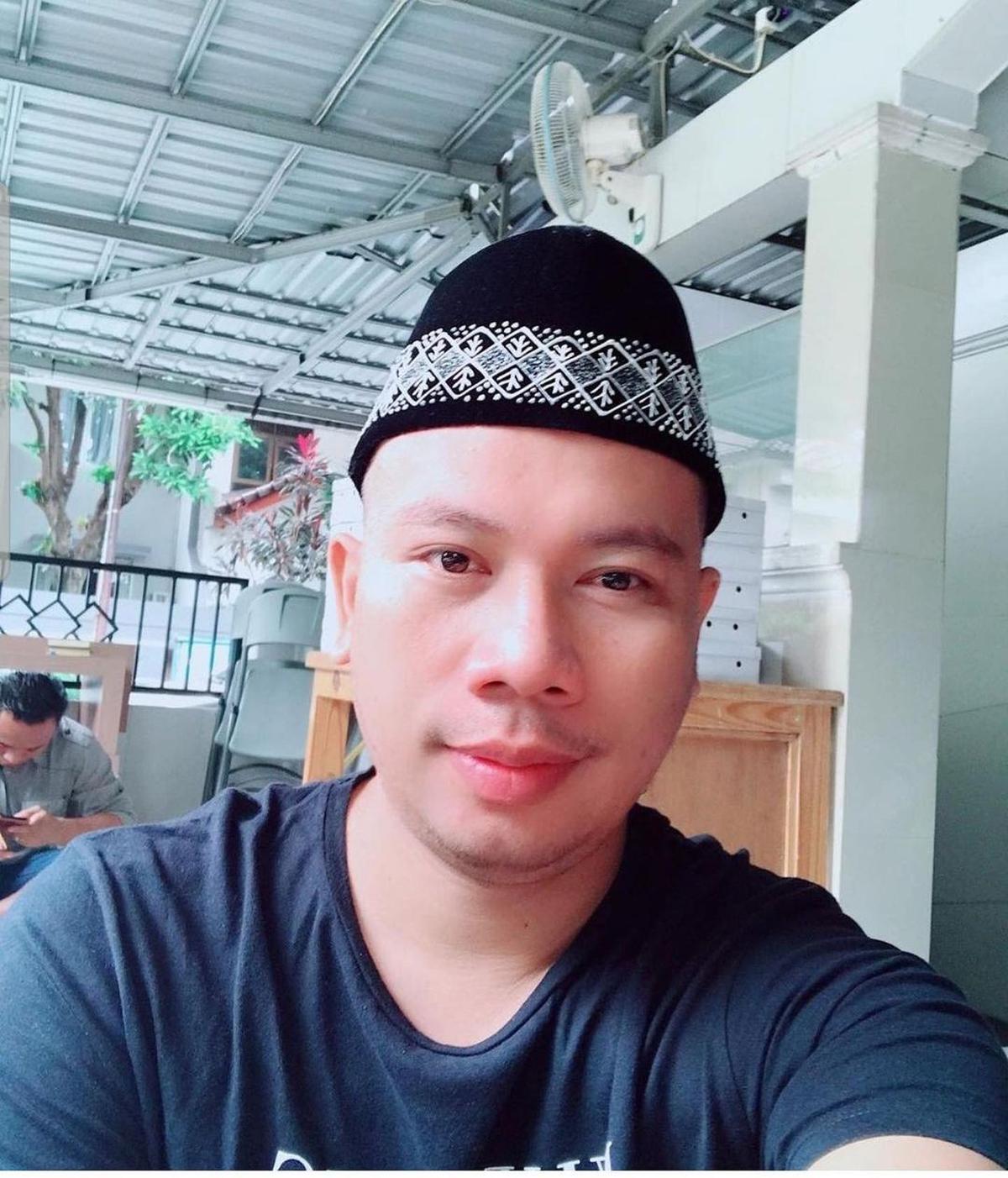 Bernyanyi di Tengah Debat Pilbup Pemalang 2024, Ini Profil Vicky Prasetyo yang Selalu Jadi Sorotan