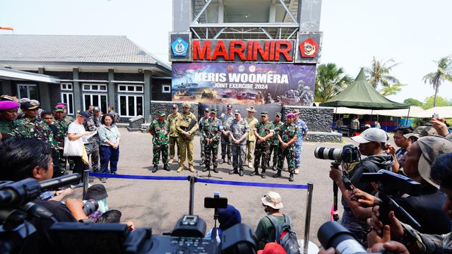 Operasi Gabungan Amfibi dari pasukan Amfibi Marinir TNI AL dan pasukan dari 1st Combat Ground Infantry Battalion Angkatan Darat Australia.