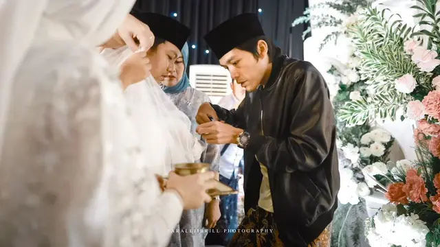 Gus iqdam di acara aqiqah anak denny caknan dan bella bonita (Sumber foto: @denny_caknan)