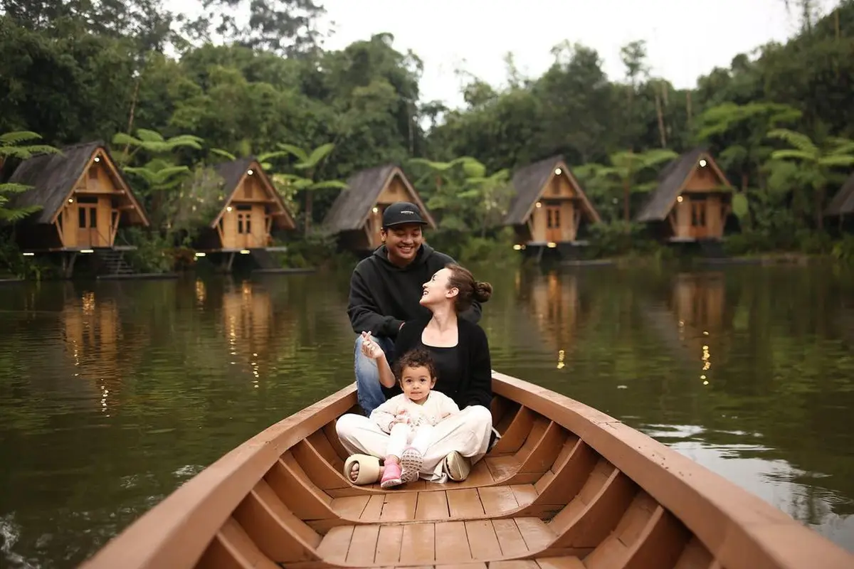 Rianti Cartwright dan suami Cassanova Alfonso