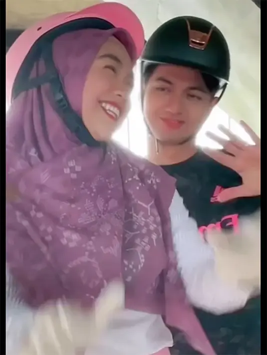 [Instagram/riaricis1795]