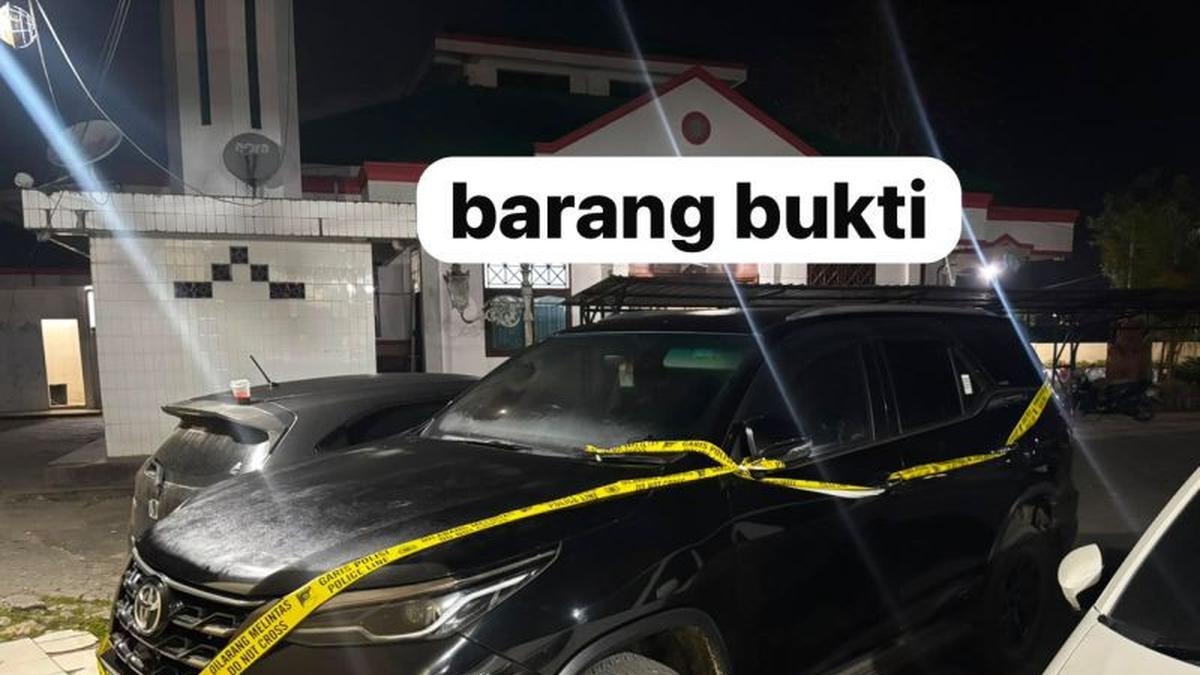 Kronologi Sekda Lindas Adik Kandung hingga Patah Tulang Usai Ketahuan Bareng Wanita Lain - merdeka.com