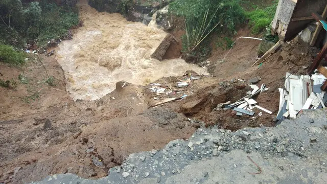 Lonsor Tutup Jalur Puncak, Bogor (Dok. Istimewa)