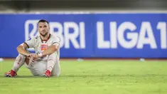 BRI Liga 1 2021/2022 menjadi musim yang tidak cukup menyenangkan bagi beberapa pemain bintang, seperti Marko Simic. Ia bahkan beberapa kali kehilangan tempatnya sebagai penyerang Macan Kemayoran. Nasib Simic pun ternyata juga dialami oleh beberapa pemain ini. (Bola.com/Bagaskara Lazuardi)