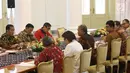 Suasana pertemuan Presiden Joko Widodo dan pimpinan KPK di Istana Bogor, Jawa Barat, Rabu (4/7). Pertemuan tersebut untuk membahas Rancangan Kitab Undang-undang Hukum Pidana (RKUHP). (Liputan6.com/Angga Yuniar)