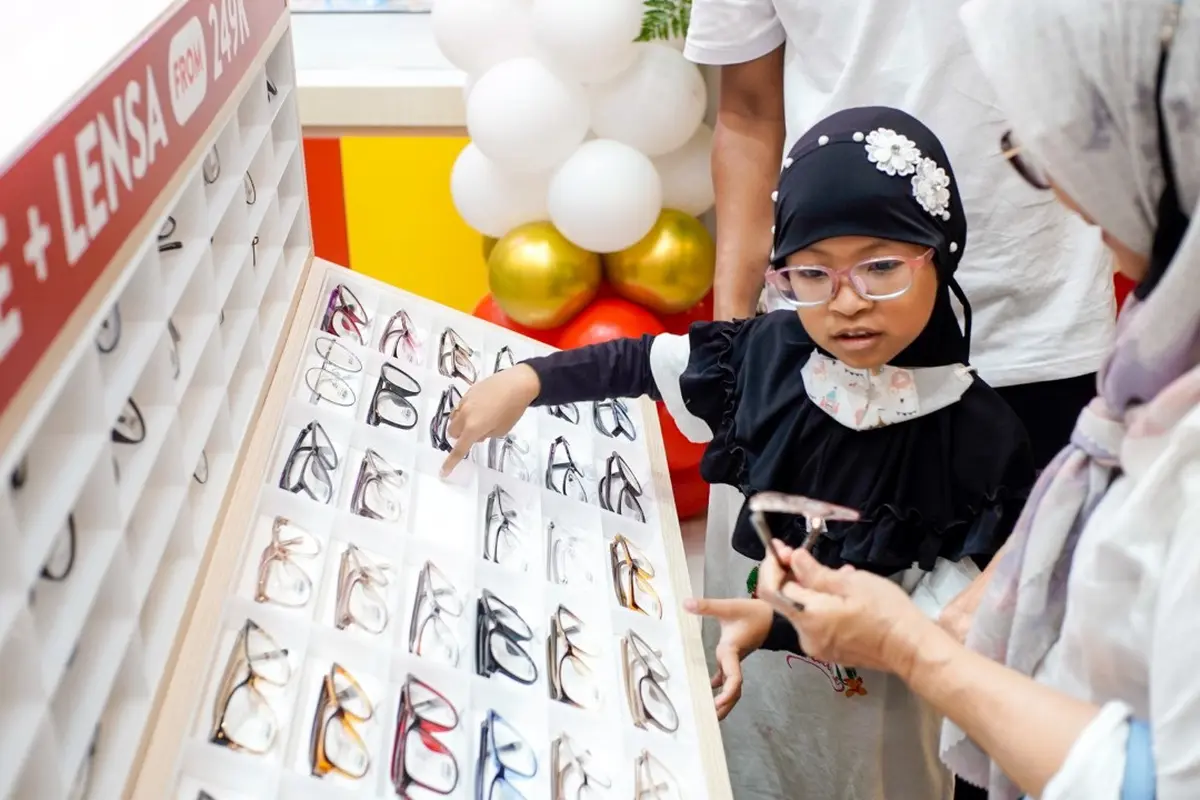 Fasilitasi Kesehatan Mata Masyarakat, Kasoem Vision Care Ekspansi di Bekasi