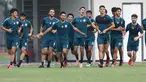 Pemain Timnas Qatar U-19 berlari jelang latihan di Lapangan A Kompleks GBK, Jakarta, Rabu (17/10). Timnas Qatar U-19 tergabuing di Grup A Piala AFC U-19 bersama Indonesia dan Chinese Taipei serta Uni Emirat Arab. (Liputan6.com/Helmi Fithriansyah)