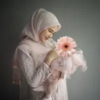Bella Bonita dan Denny Caknan baru saja menyelenggarakan acara syukuran kelahiran anak pertama mereka, di Madiun. [Foto: Instagram/denny_caknan]