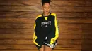 Rihanna tampil sporty dengan Puma Sweatshirt pada Oktober 2017 lalu. (instagram/Rihanna)
