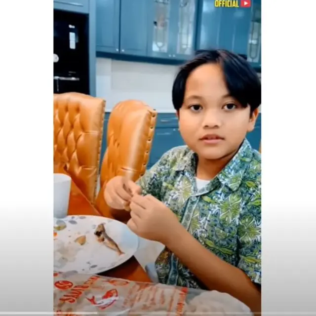 Santyka Fauziah Makan Bareng di Rumah Sule, Menunya Merakyat Banget dari Petai sampai Jengkol