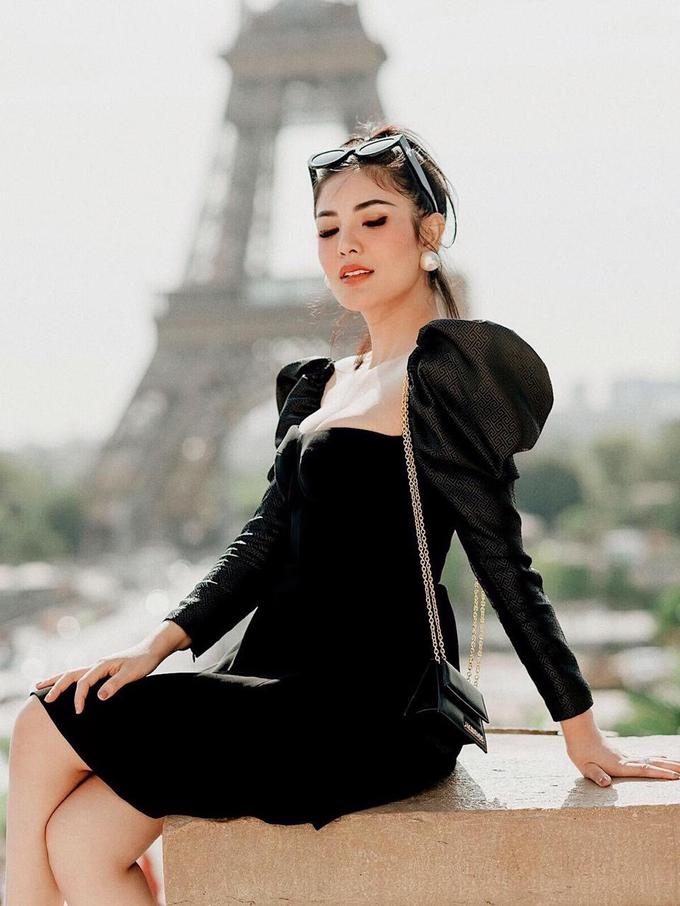 Girls Day Out, Potret Cantik Nindy Ayunda di Antara ...