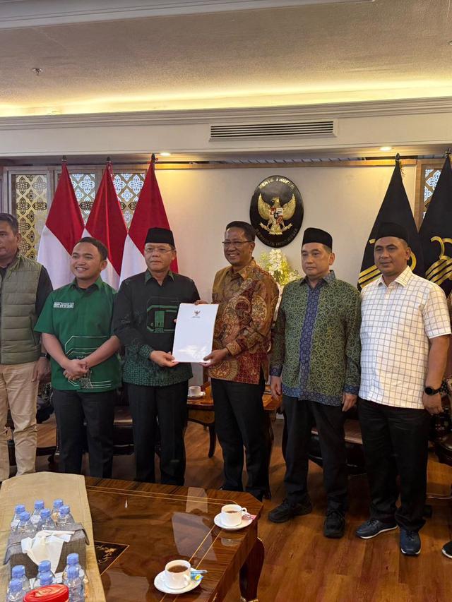 Kementerian Hukum (Kemenkum) resmi mengesahkan kepengurusan Dewan Pimpinan Pusat (DPP) Partai Persatuan Pembangunan (PPP) periode 2025–2030.