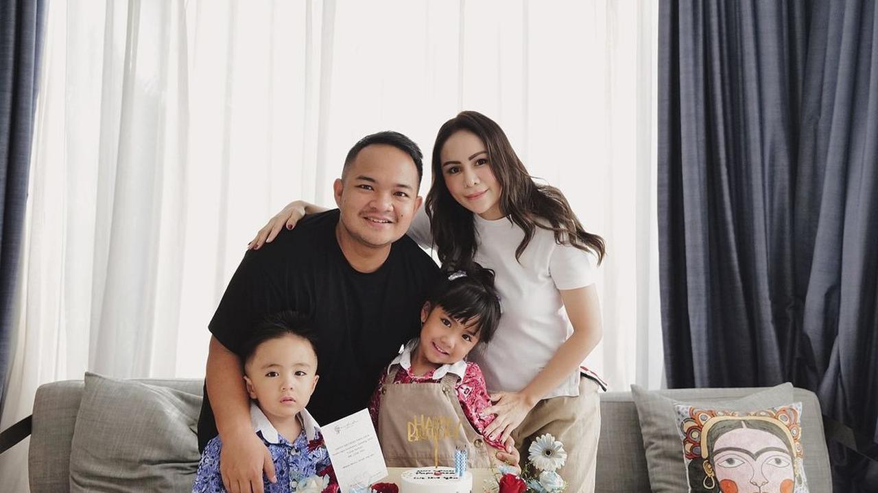 Definisi Sultan! Momo Punya Banyak ART, Lapangan Golf Pribadi Hingga Buatkan Lapangan Bola Berstandar FIFA untuk Anak