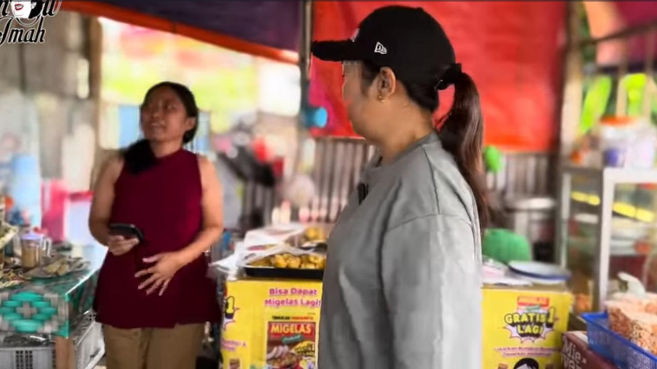 Potret Soimah Makan Soto Rp2 Ribu di Warung Sederhana, Pedagang Syok Didatangi Artis - Akhirnya Ngakak Bareng