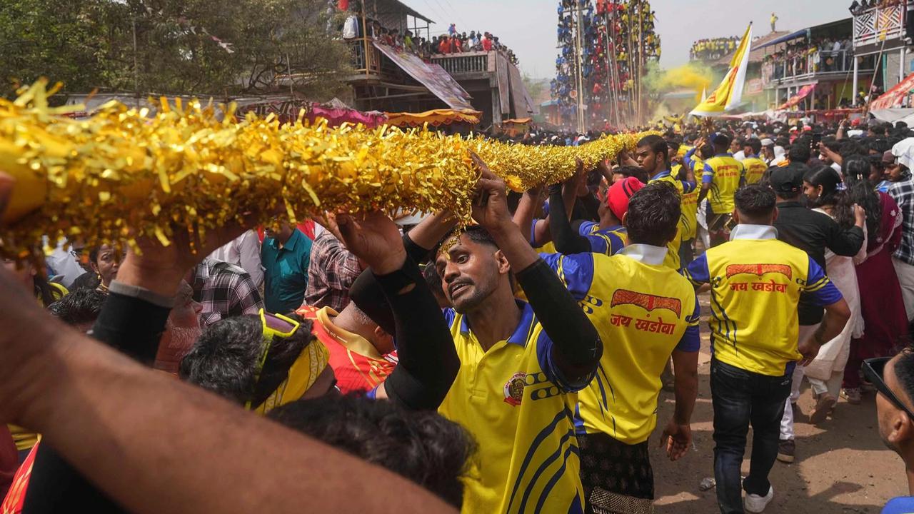 FOTO:  Ujian Nyali Ketinggian  Dalam Tradisi Devkathis