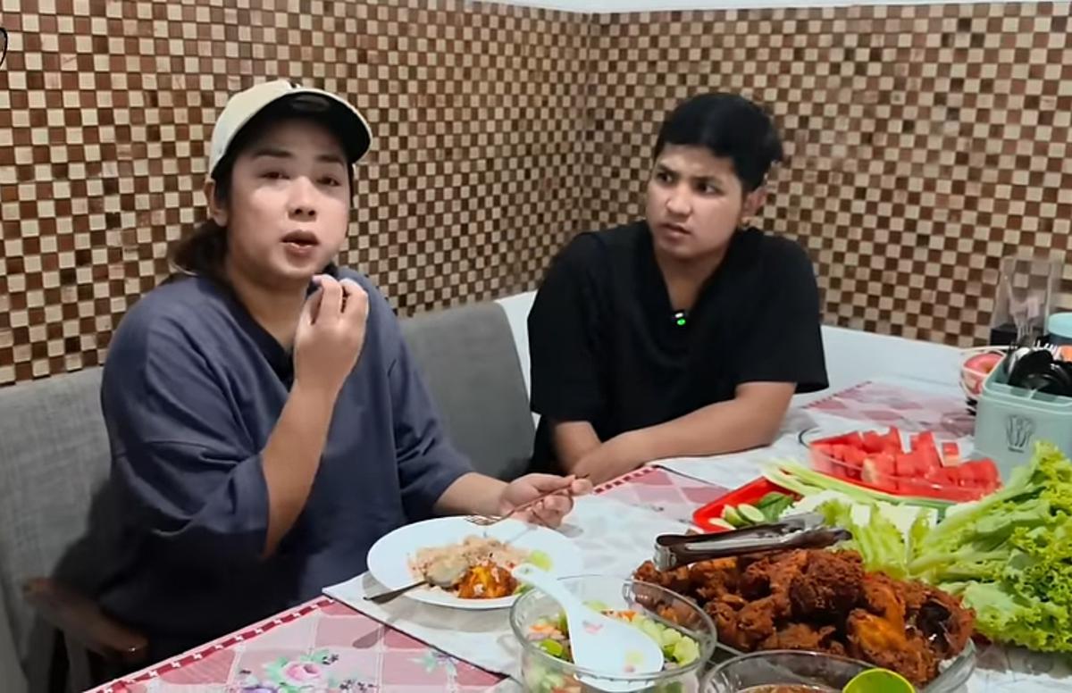 Soimah Begitu Lahap Makan Khas Masakan Thailand di Rumah Jirayut 'Enak Nih'