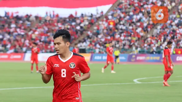 <p>Pemain Timnas Indonesia, Witan Sulaeman&nbsp;pada laga semifinal sepak bola SEA Games 2023melawan Timnas Vietnam U-22 di Olympic Stadium, Phnom Penh, Kamboja, Sabtu (13/05/2023). (Bola.com/Abdul Aziz)</p>