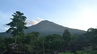 Gunung Kanlaon Filipina Meletus Muntahkan Abu Setinggi 3.000 Meter, Picu Tumbuhan di Puncak Terbakar