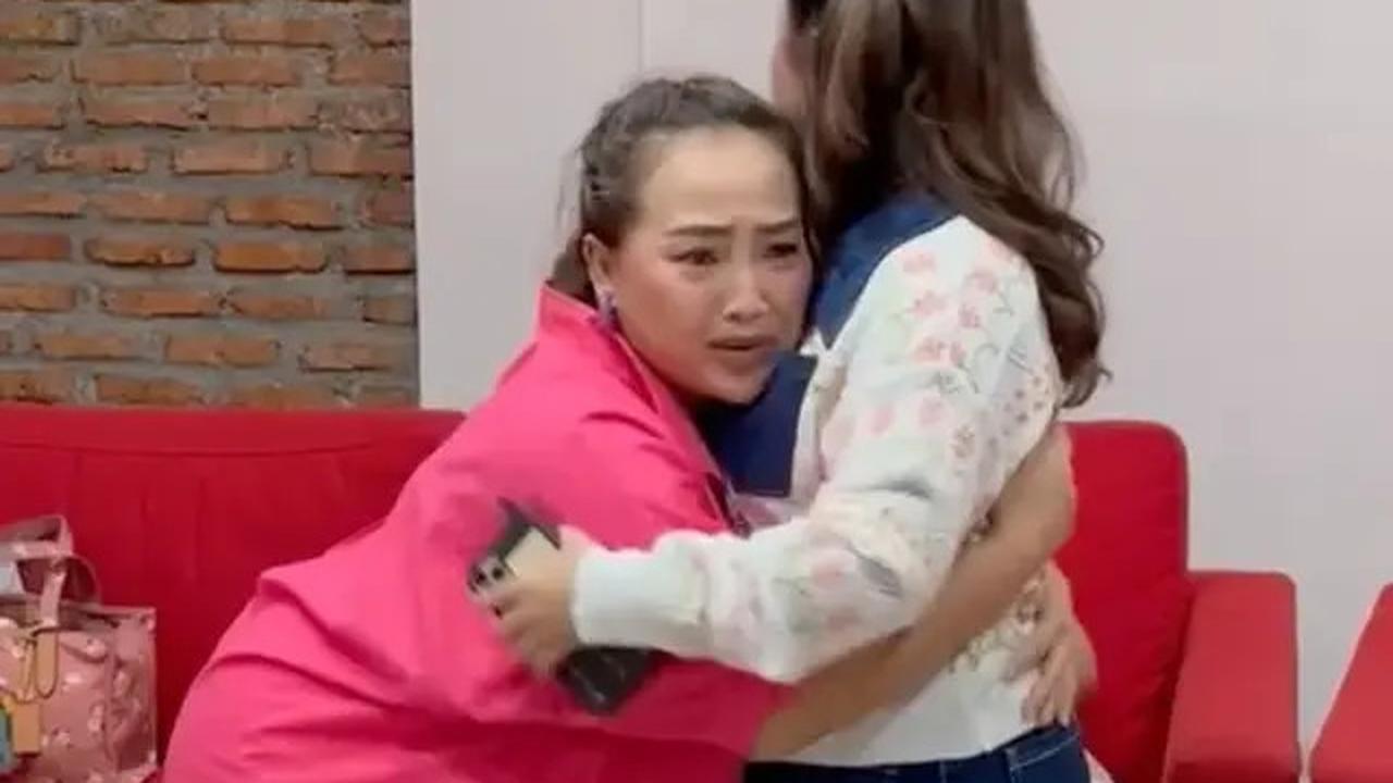 6 Potret Kenangan Kiky Saputri dan Mpok Alpa, Mohon Allah Berikan Singgasana untuk Almarhumah