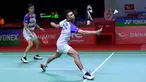 Ganda putra Fajar Alfian / Muhammad Rian Ardianto mengembalikan kok ke arah Muhammad Shohibul Fikri / Bagas Maulana pada babak 32 besar Indonesia Masters 2021 di Bali International Convention Centre, Nusa Dua, Selasa (16/11/2021).  Fajar / Rian kalah 21-13, 18-21, dan 20-22. (Foto: Humas PP PBSI)