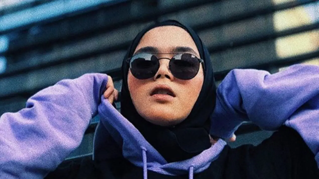 Penampilan di Bulan Ramadan Lebih Kece dengan Gaya Hijab Sivia Azizah yang Simpel