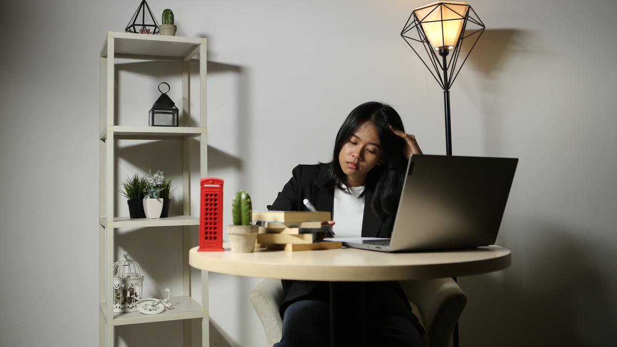 7 Tanda Imposter Syndrome yang Membuatmu Sulit Sukses