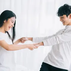 5 Pasangan Zodiak yang Bisa Punya Hubungan Langgeng Meski LDR./Copyright depositphotos.com/havucvp