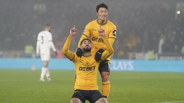 Foto: Gol Indah Matheus Cunha Lewat Tendangan Sudut Langsung ke Gawang Manchester United di Liga Inggris