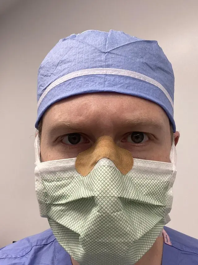 Dokter Ungkap Cara Simpel Cegah Kacamata Berembun Saat Pakai Masker
