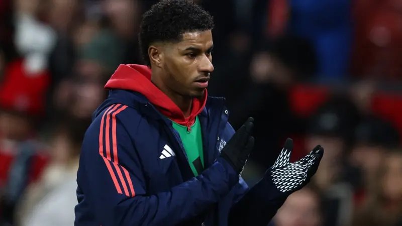 Marcus Rashford Berpotensi Kembali ke MU, Michael Carrick Hadapi Dilema di Lini Depan
