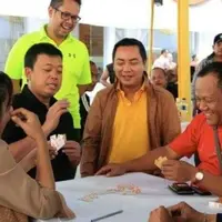 Setelah pernyataannya soal MUI menuai kontroversi, kini Nusron Wahid muncul dengan kehebohan baru. (Foto: Facebook/Holil Aksan Umarzen)