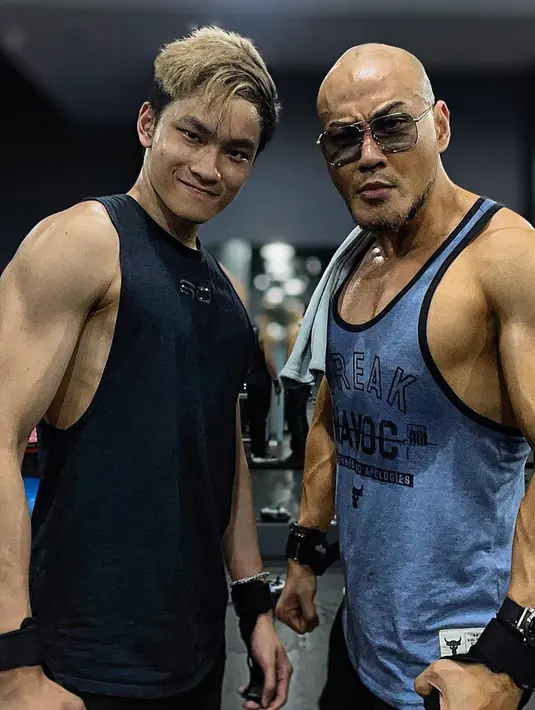Deddy Corbuzier dan Azka Corbuzier (Instagram/azkacorbuzier)
