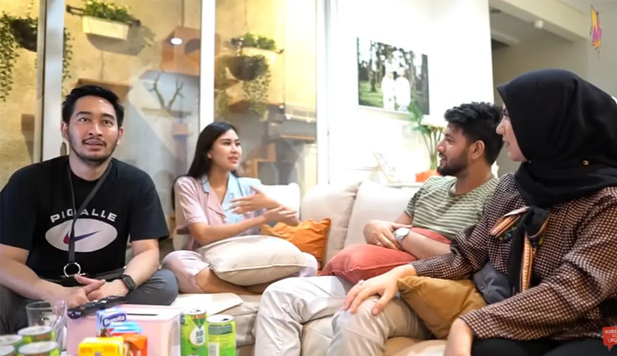 Syahnaz Sadiqah (Youtube/ Aish TV)