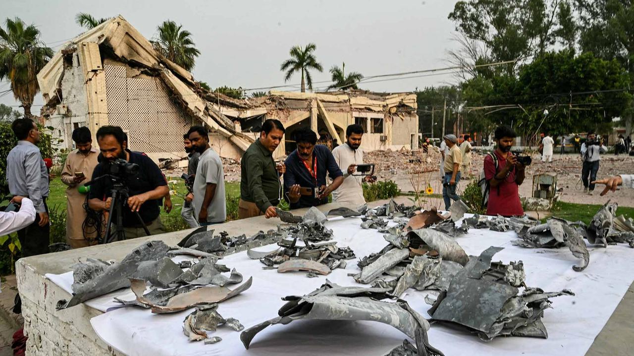 FOTO: Kerusakan Parah  Bangunan Mesjid, Pesantren dan Fasilitas Kesehatan Pendidikan di Pakistan Akibat Serangan Udara India
