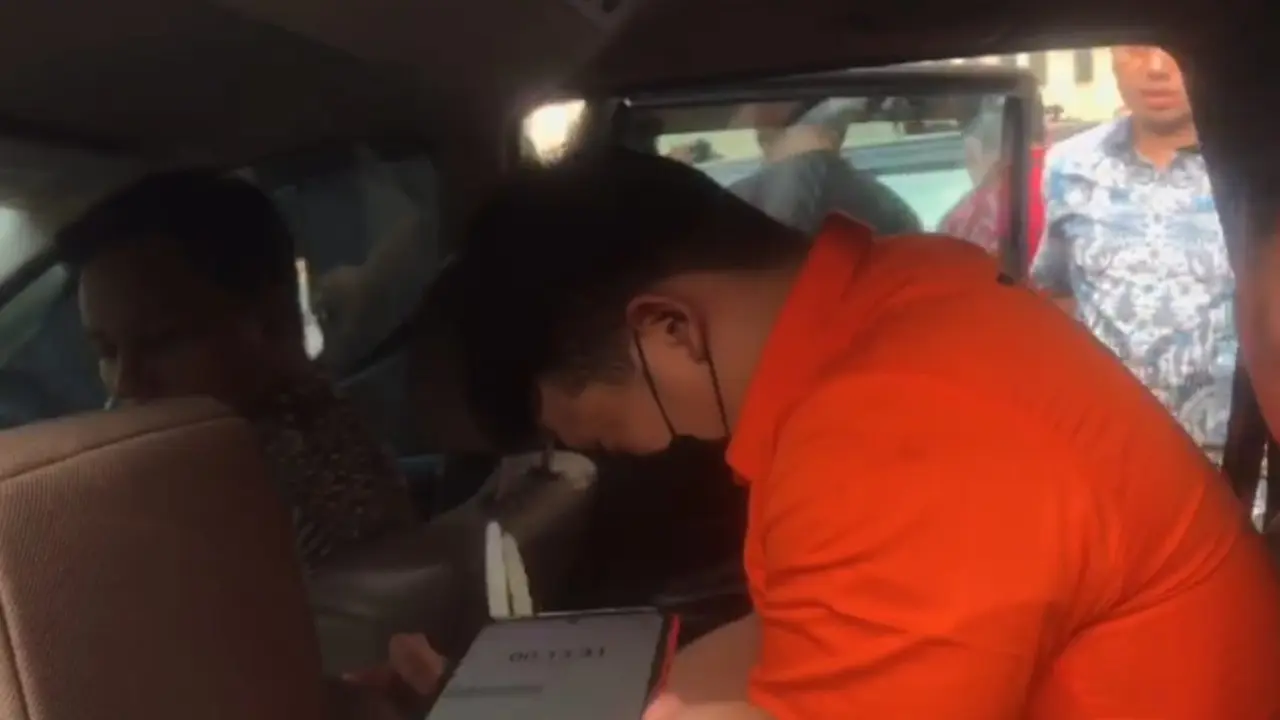 Kesedihan tampak dari wajah Shane Lukas Rotua Pangodian Lumbantoruan.