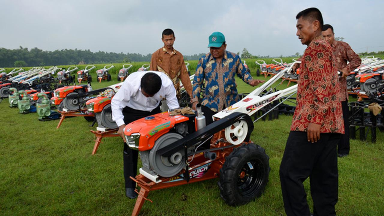 Kementan Tegaskan Tidak Ada Penarikan Traktor di Daerah Manapun