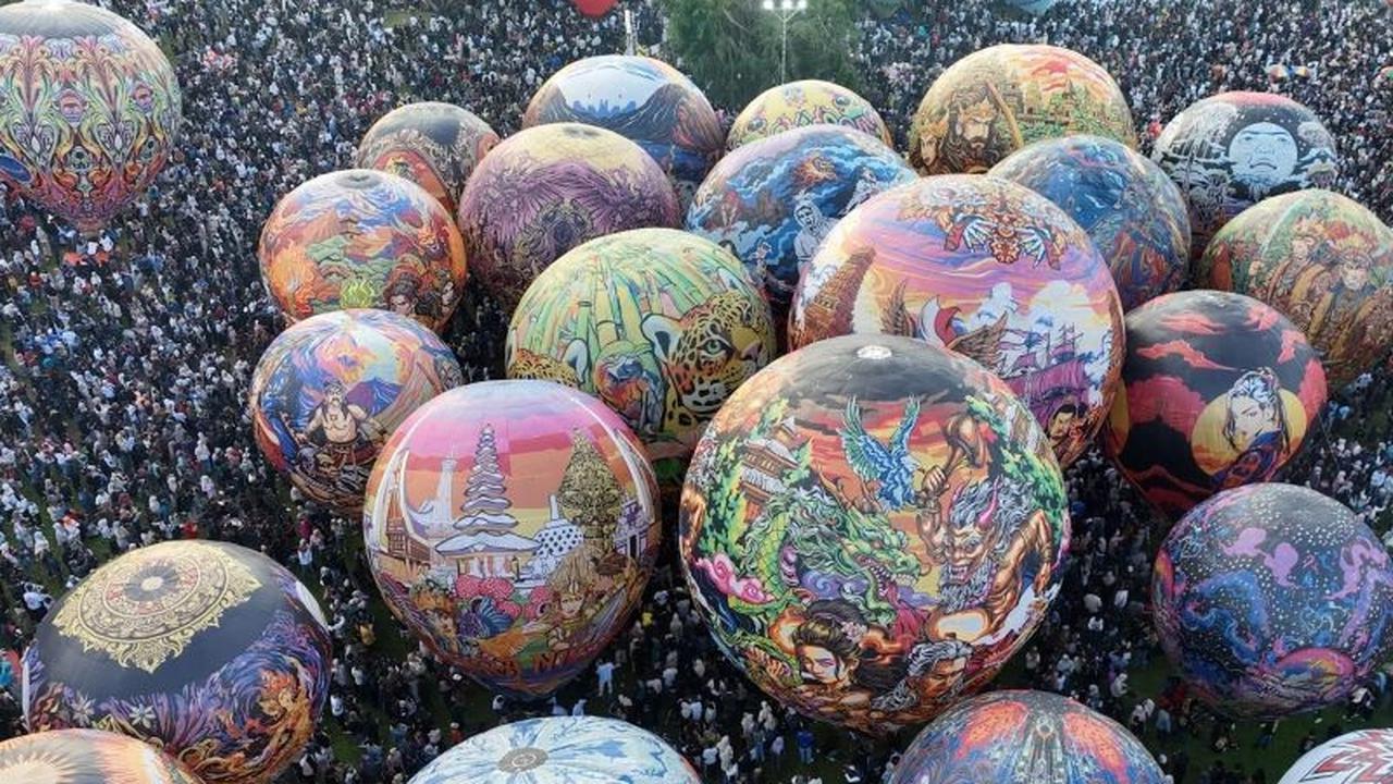 Festival Mudik Balon Udara Wonosobo Pukau Ribuan Wisatawan, Dorong Ekonomi Daerah
