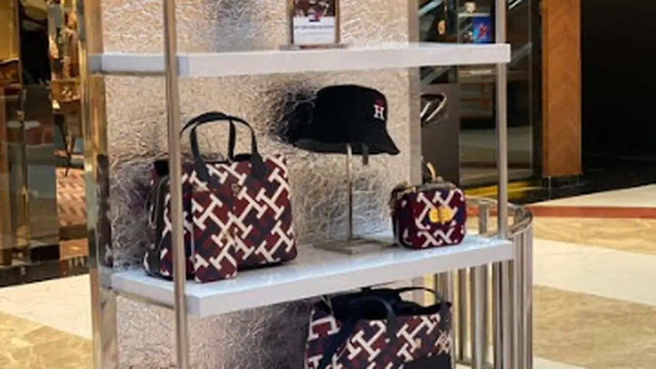 Melihat Koleksi TH Monogram Milik Tommy Hilfiger Lebih Dekat di Pondok Indah
