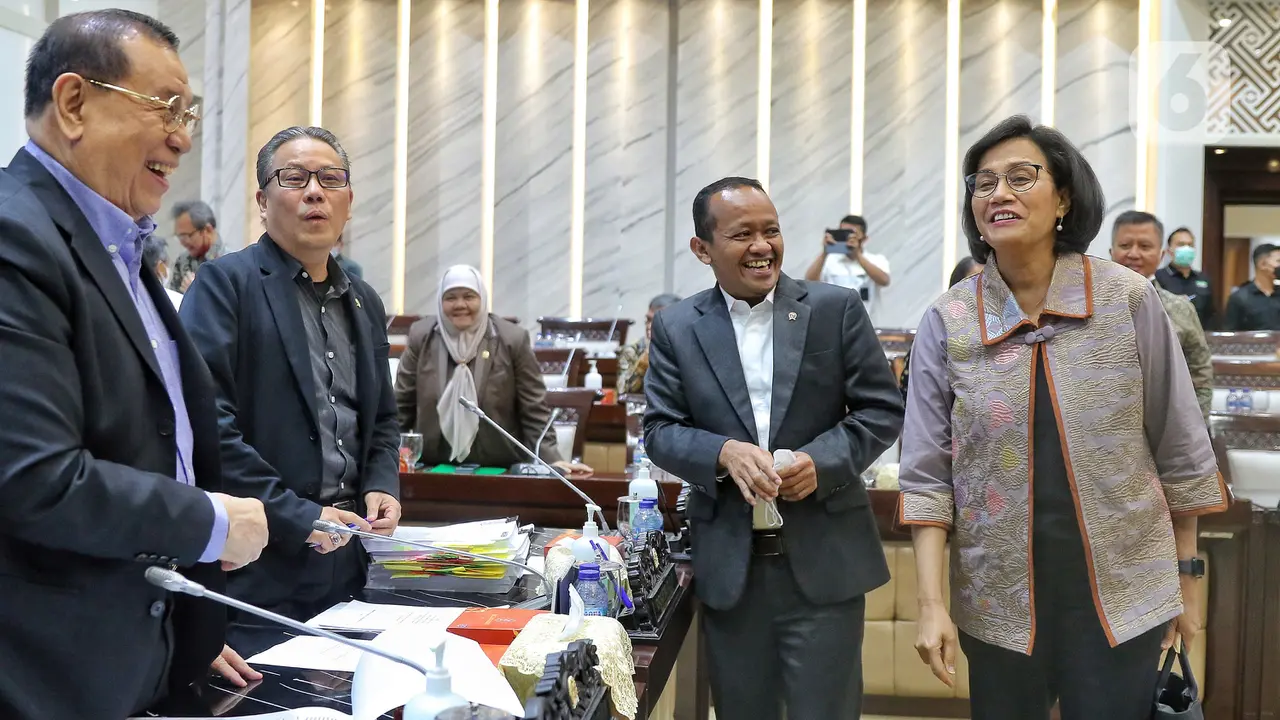 Menteri Keuangan dan Kepala BKPM Rapat Kerja Bahas RUU PPSK