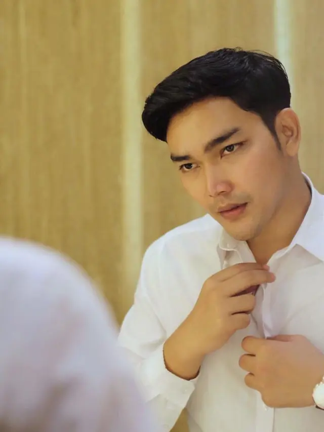 Heboh Elly Sugigi Pemotretan Pakai Baju Pengantin, Ini 7 Sosok Cowoknya