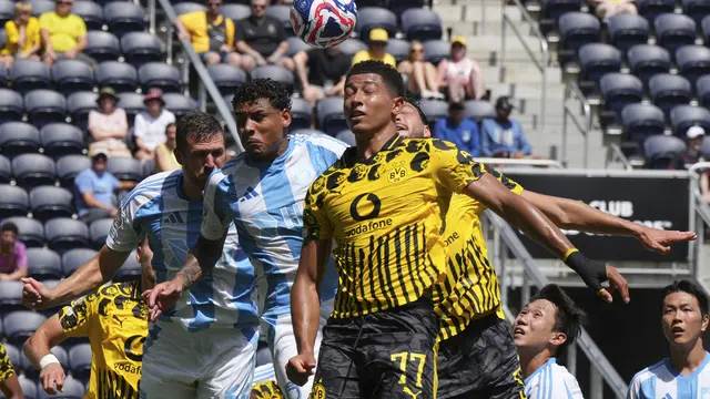 Duel Borussia Dortmund vs Ulsan Hyundai di Piala Dunia Antarklub 2025 di TQL Stadium, Kamis (26/06/2025). (AP Photo/Jeff Dean)