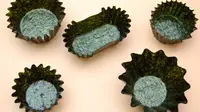 Wadah kue ini terbuat dari rumput laut sehingga dapat dimakan dan mengurangi sampah dari plastik dan kertas. (Foto: foodbeast.com)