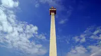 Tugu Monumen nasional terakhir kali dibersihkan pada 1992 lalu. Kini, Monumen tersebut kembali dibersihakn sejak 5 hingga 18 Mei 2014 (Liputan6.com/Miftahul Hayat)