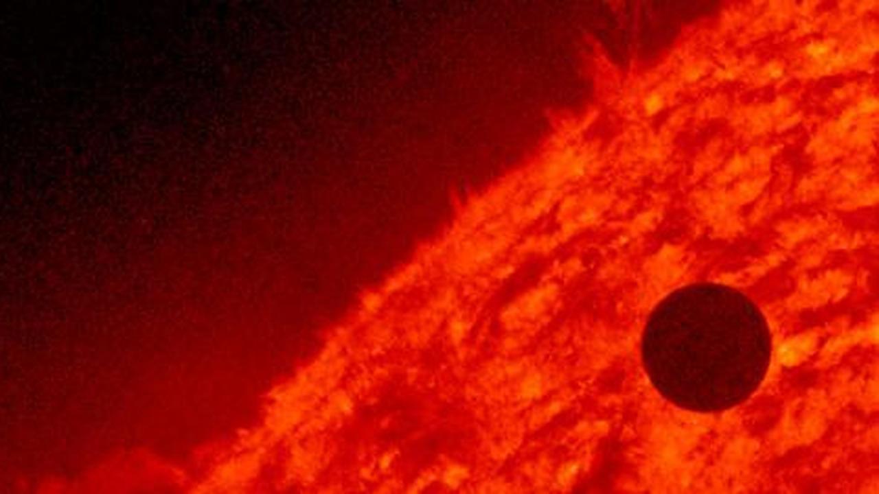 Titik terdingin matahari terlihat saat Venus melintas